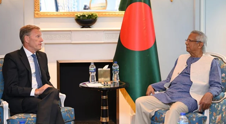 প্রধান উপদেষ্টার সঙ্গে এয়ারবাসের এক্সিকিউটিভ ভাইস প্রেসিডেন্টের সাক্ষাৎ
