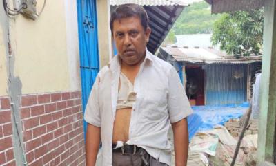 নোয়াখালীতে প্রধান শিক্ষককে জোর করে পদত্যাগ ও মারধর করার অভিযোগ
