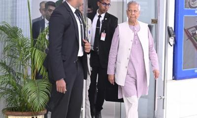 দোহার উদ্দেশে ঢাকা ছেড়েছেন অধ্যাপক মুহাম্মদ ইউনূস