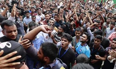 মাইলস্টোন শিক্ষার্থীদের ৬ দফা দাবিতে বিক্ষোভ
