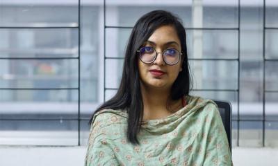 বিয়ের মেহেদী হাতেই প্ল্যাকার্ড ধরেছি, টিয়ারশেল খেয়েছি : লামিয়া ইসলাম