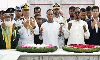 জিয়াউর রহমান এবং বেগম খালেদা জিয়ার সমাধিতে স্পিকার ও ডেপুটি স্পিকারের শ্রদ্ধা