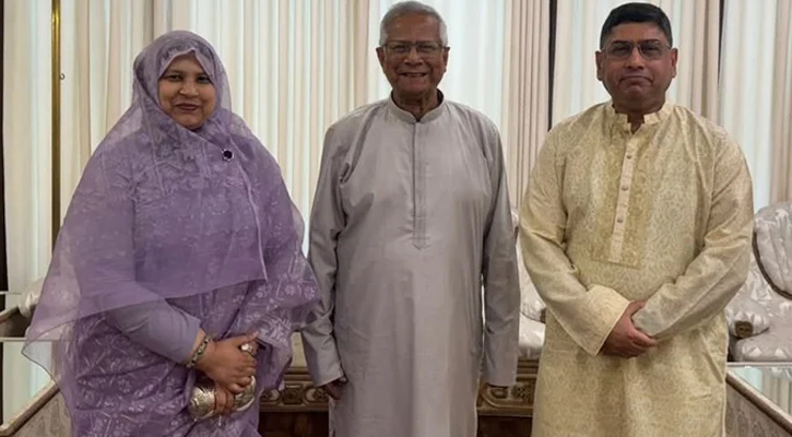 প্রধান উপদেষ্টার সঙ্গে সাক্ষাৎ করেছেন সেনাপ্রধান