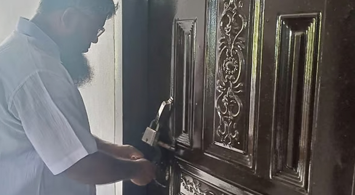 বৈষম্যবিরোধীরা চাবি ফিরিয়ে দেওয়ায় দুই দিন পর খুলল খাদ্যনিয়ন্ত্রকের কার্যালয়