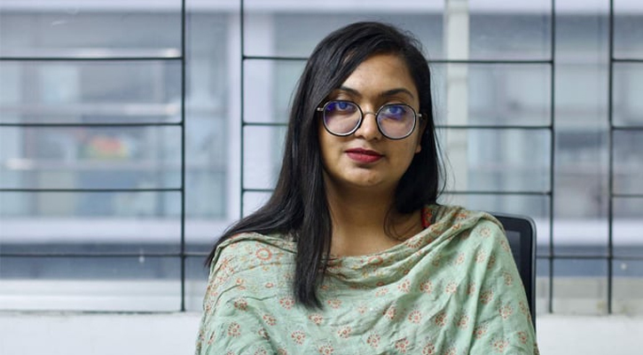 বিয়ের মেহেদী হাতেই প্ল্যাকার্ড ধরেছি, টিয়ারশেল খেয়েছি : লামিয়া ইসলাম